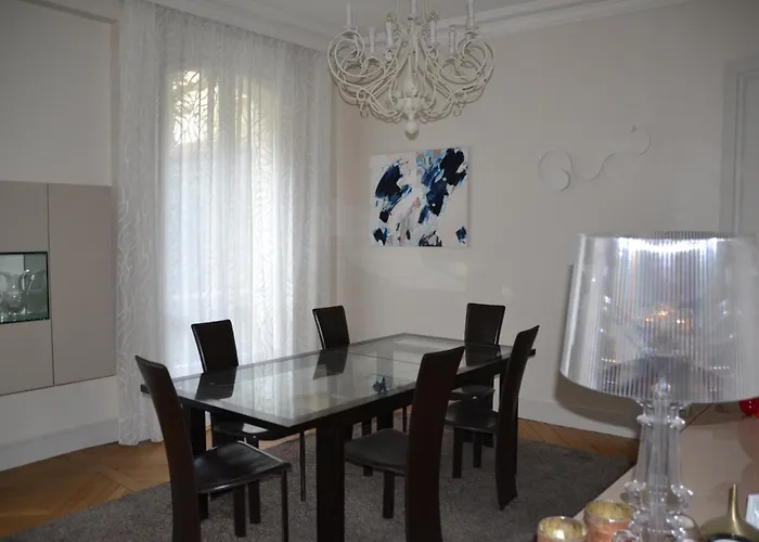 La Villa D\'Auteuil, Paris 16, Renovee
