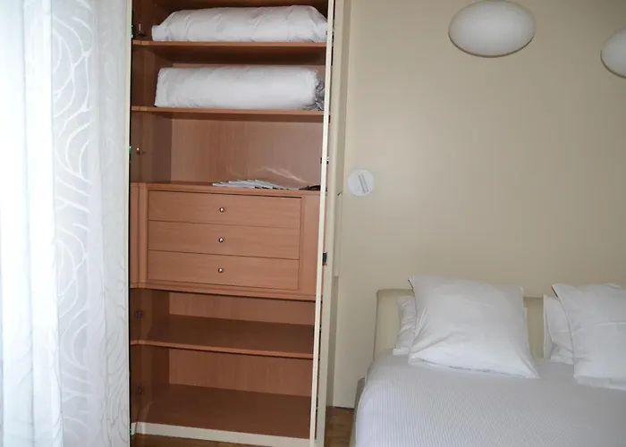 La Villa D\'Auteuil, Paris 16, Renovee
